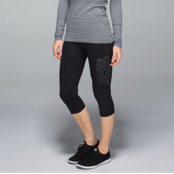 Lululemon Stash It Crop Black 6 - Picture 4 of 16